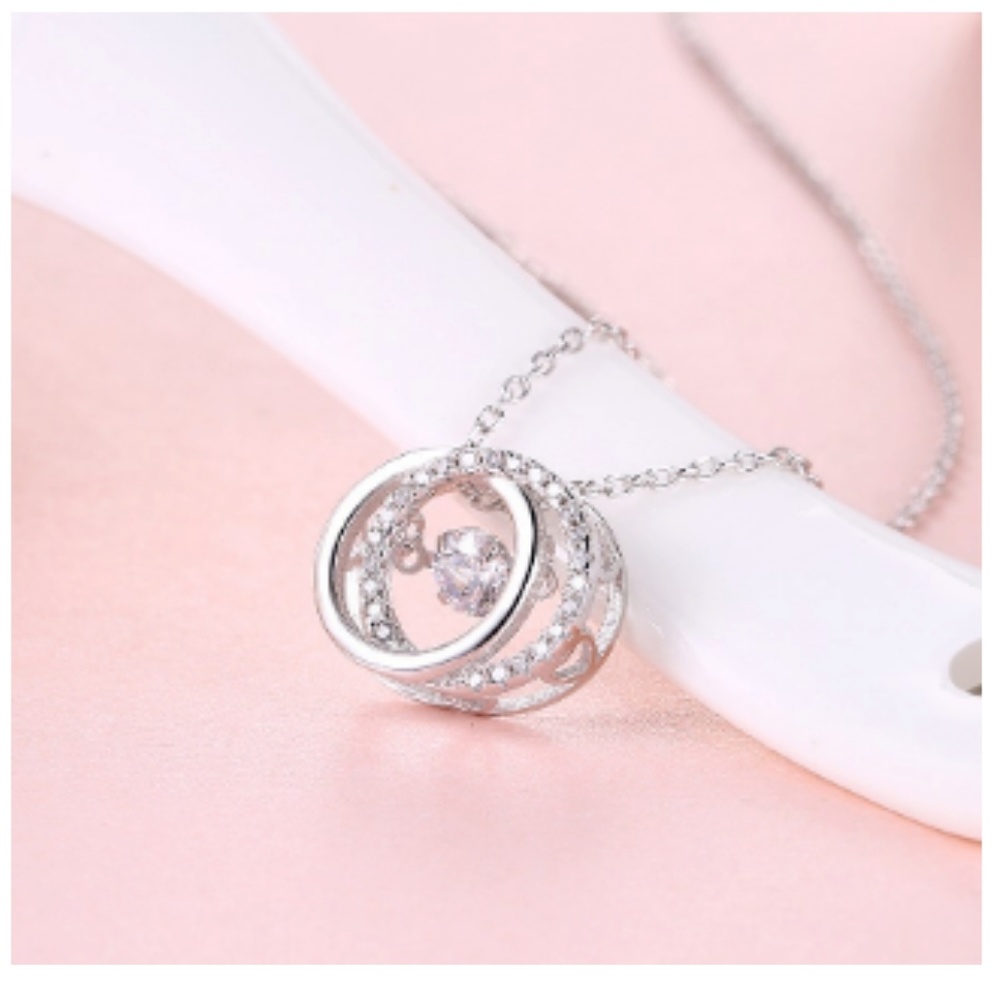 Gorgeous  925 Sterling Silver Necklace - Picture 3 of 8
